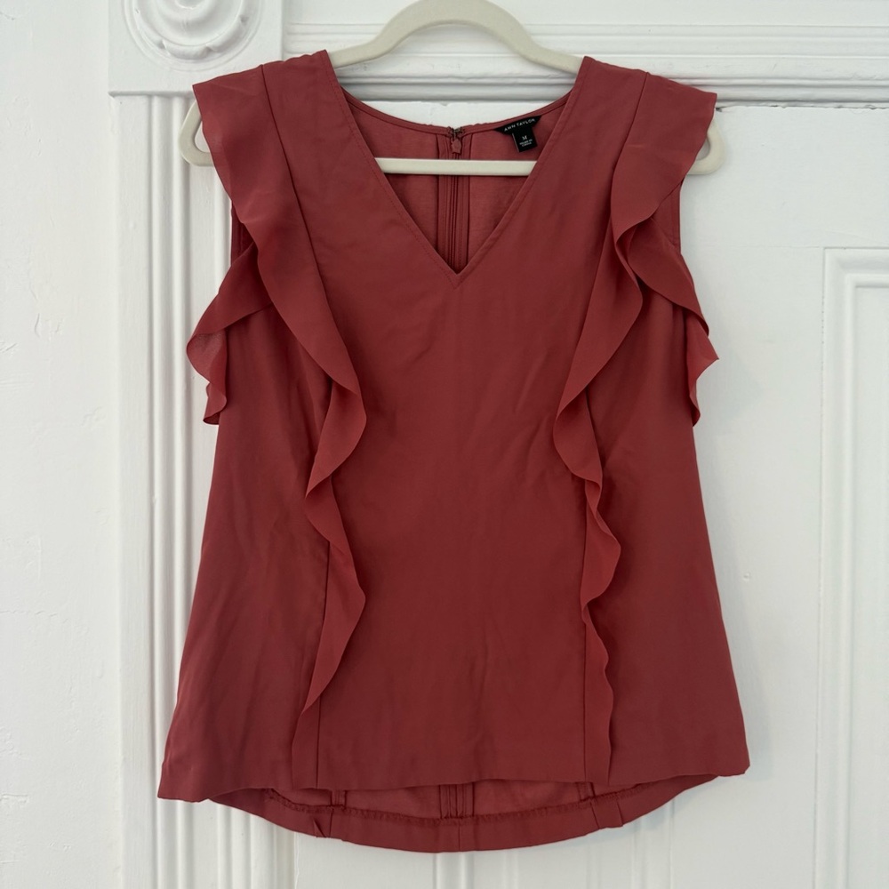 🦊 Ann Taylor Ruffled V-Neck Blouse - Rose
